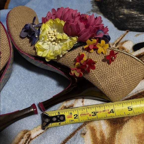 Irregular Choice Floral Embellished heels size 9.5 - Picture 3 of 8